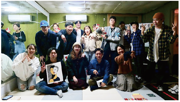 인터뷰에 참여한 예술가들의 모습