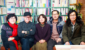 북클럽 체홉에서 함께 책을 읽는 사람들3