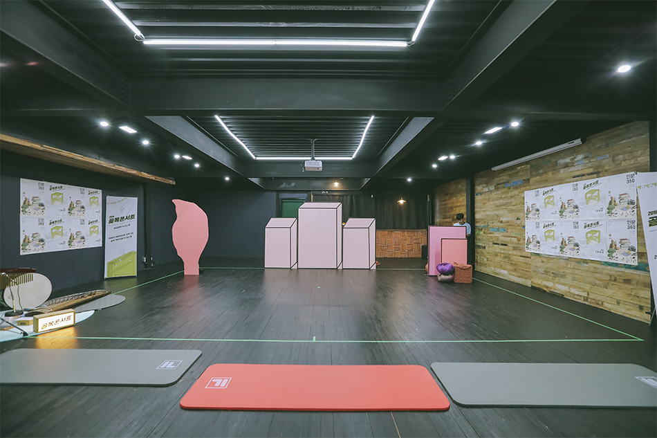 동네극장 누구나 꽃 내부 모습