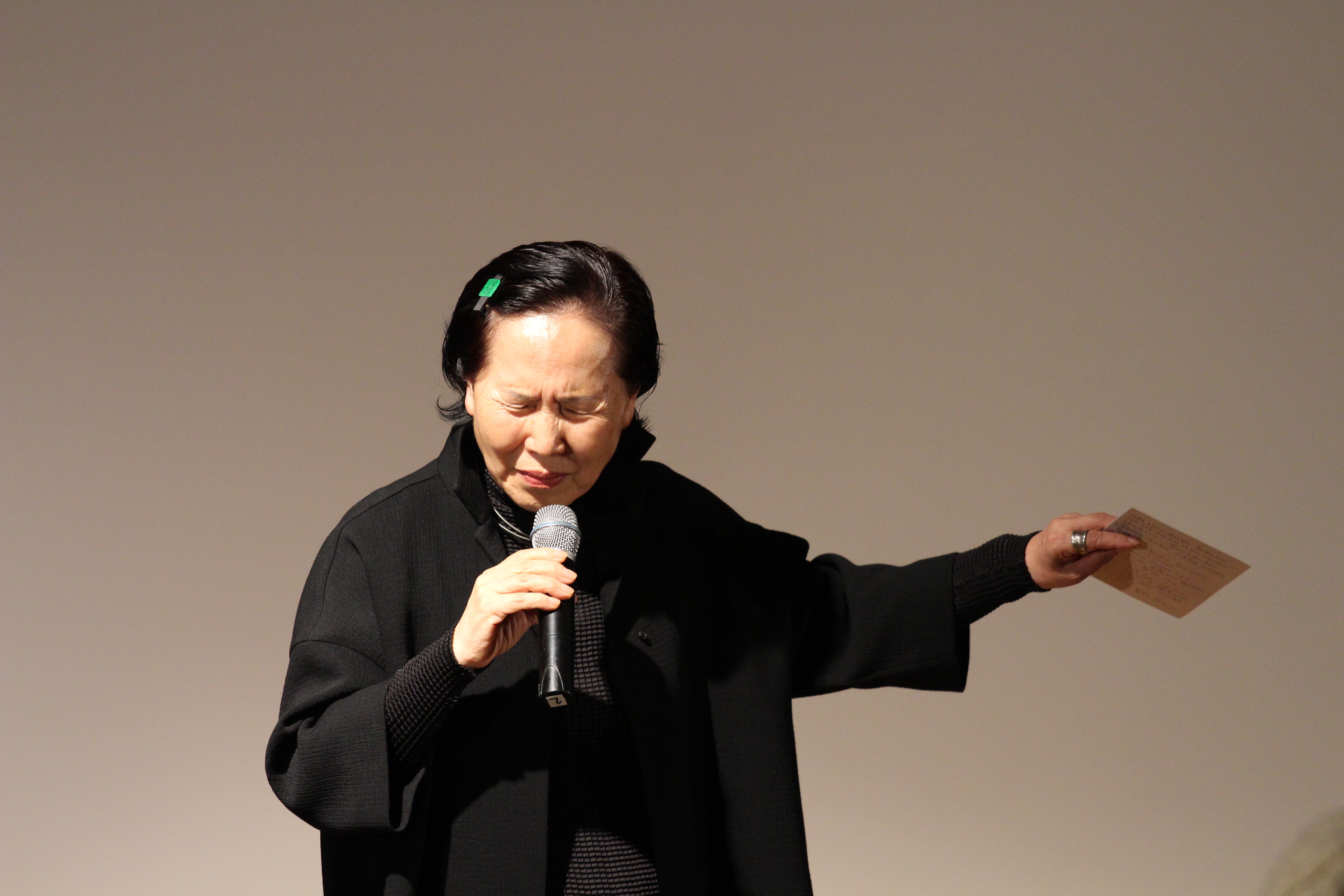 열창중인 박정자 씨