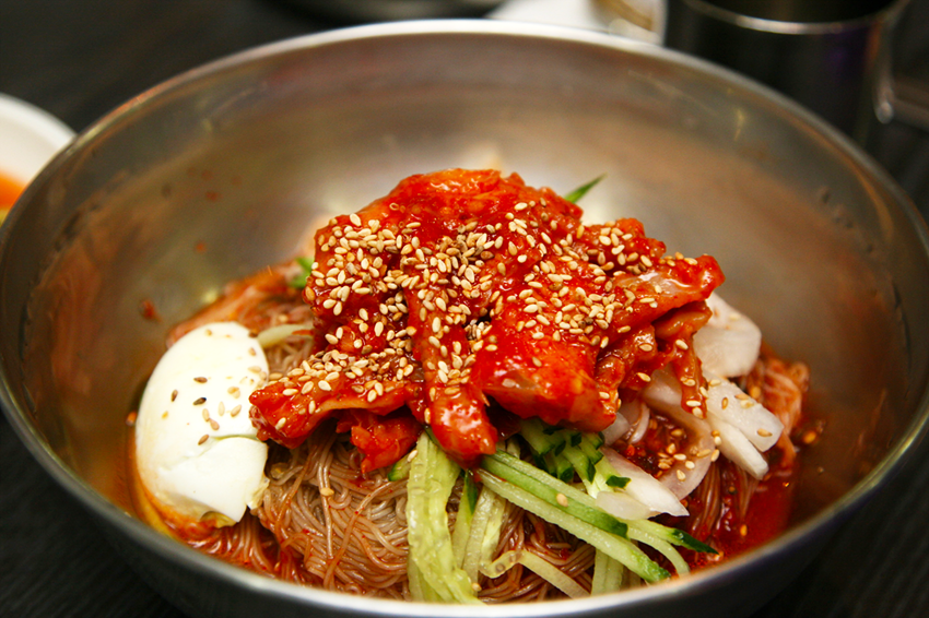 비빔냉면 사진