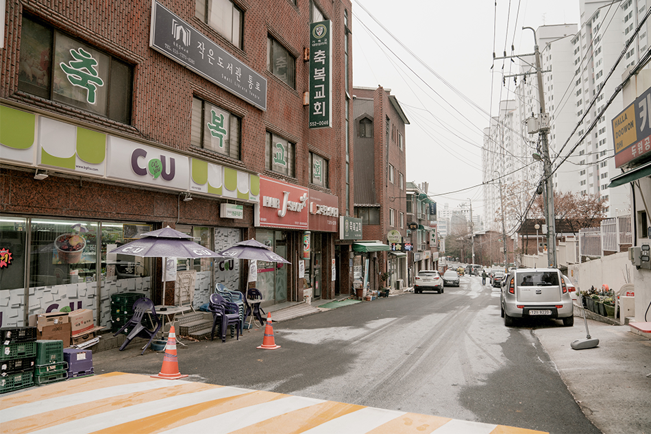 구리 작은도서관 통로 외부전경