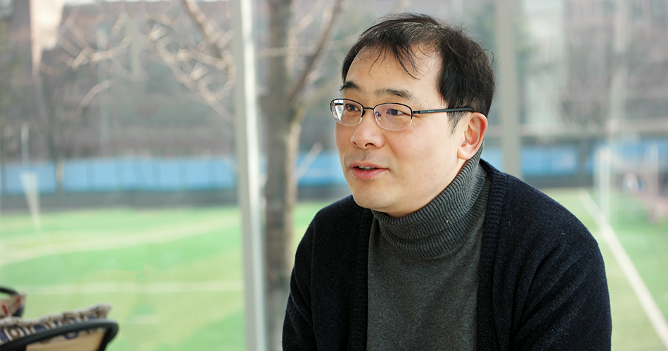 안광복 작가 인물 사진