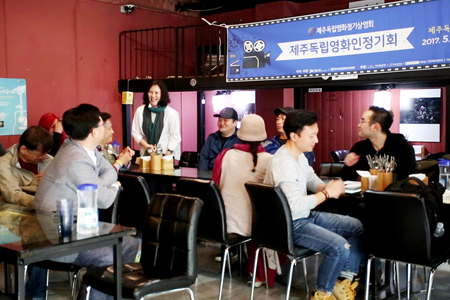 제주독립영화인정기회 모임사진 ⓒ 제주독립영화정기상영회 제공 