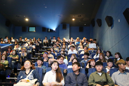  상영관 객석을 가득 메운 관객들  ⓒ 제주독립영화정기상영회 제공