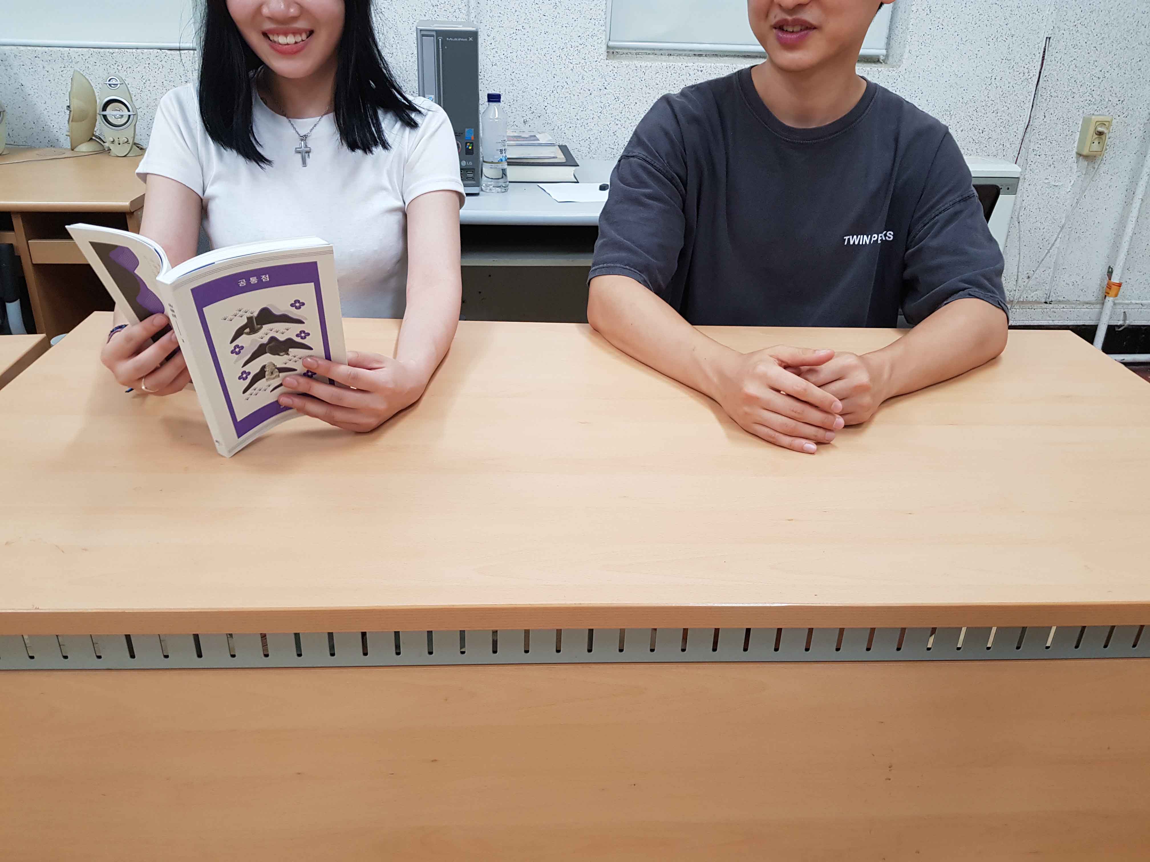 인터뷰에 응한 김나연, 신헤아림 씨