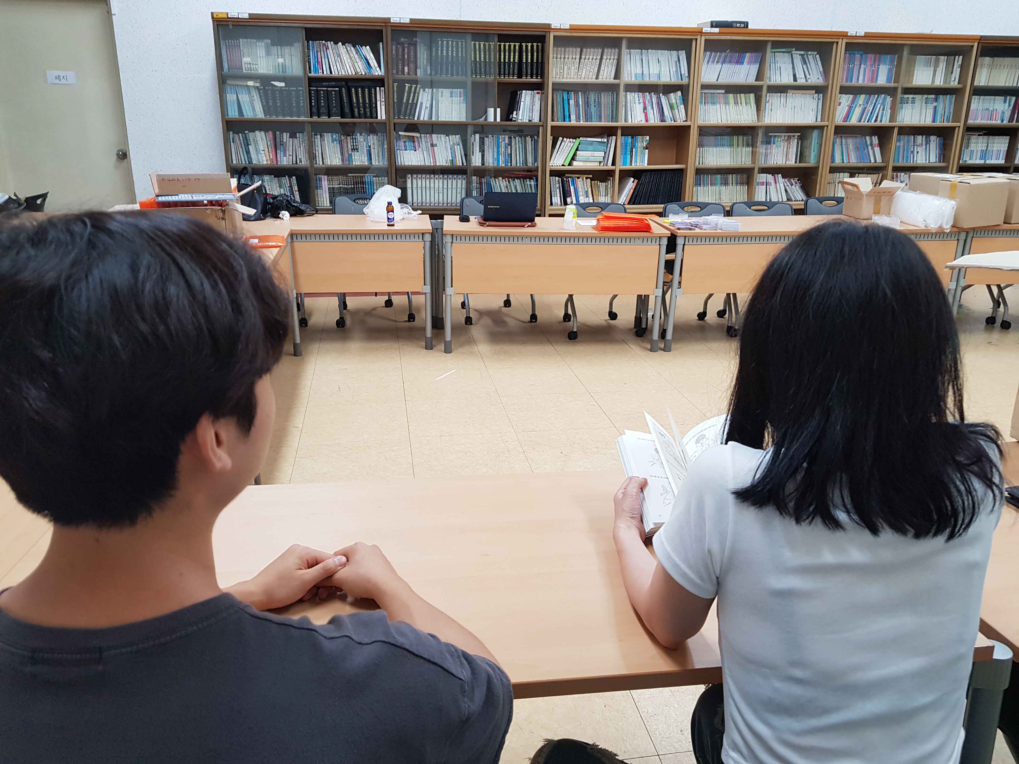 인터뷰에 응한 김나연, 신헤아림 씨 