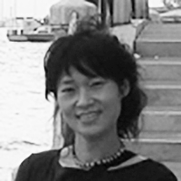 필자 박진아