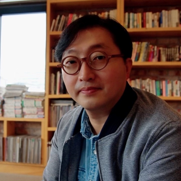 안숭범 사진