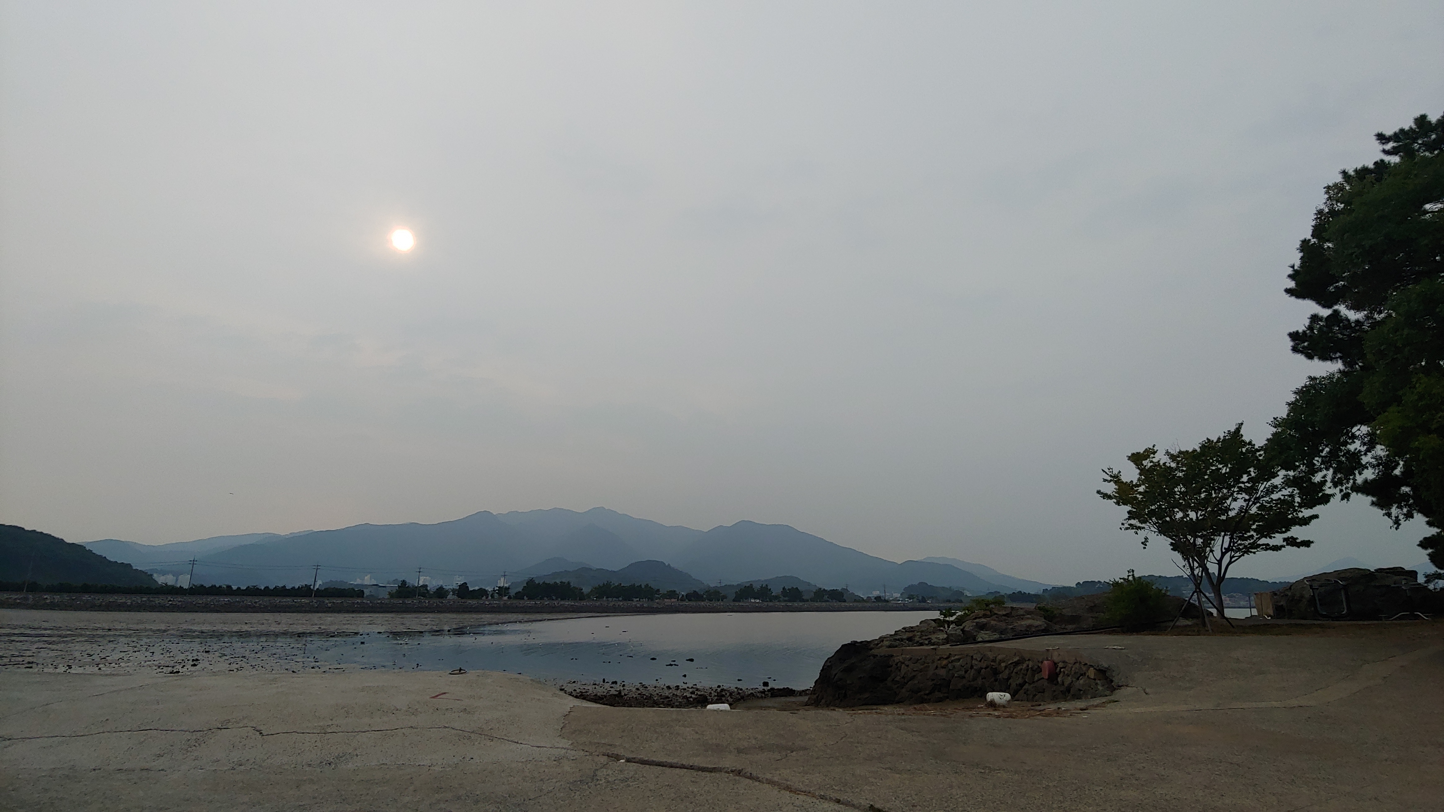 남해의 한 해변가