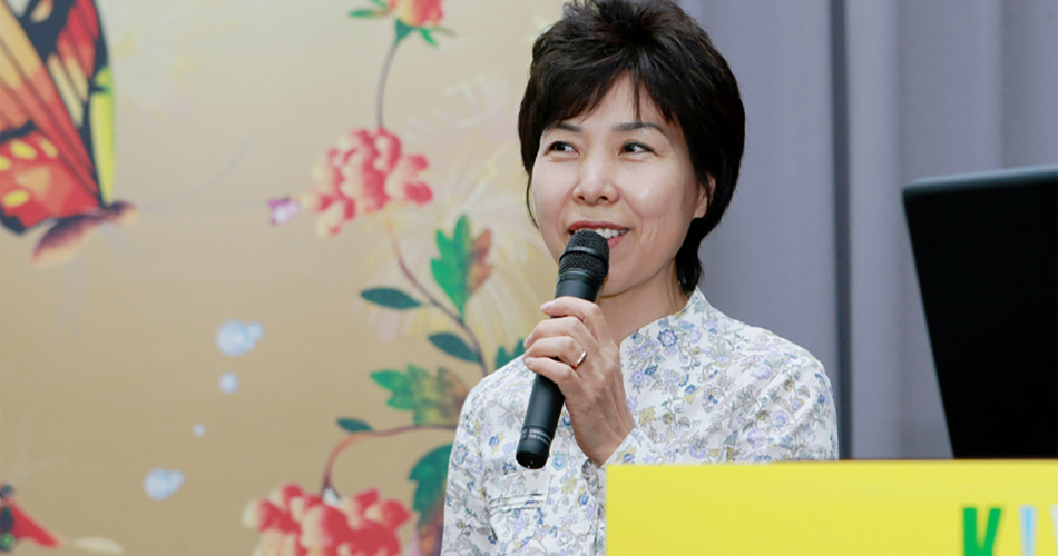 세계여성발명인 워크숍 때 이영옥 자개명장의 모습