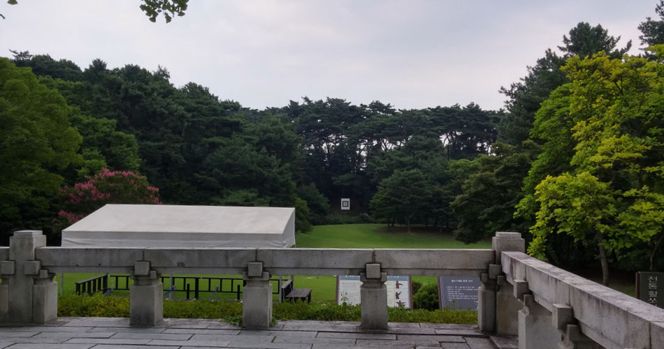 현충사 내 충무공 이순신 장군 고택 옆의 활터