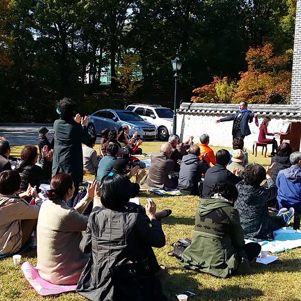 누구에게나 열려 있는 강의실에서 크게大 배우기學
