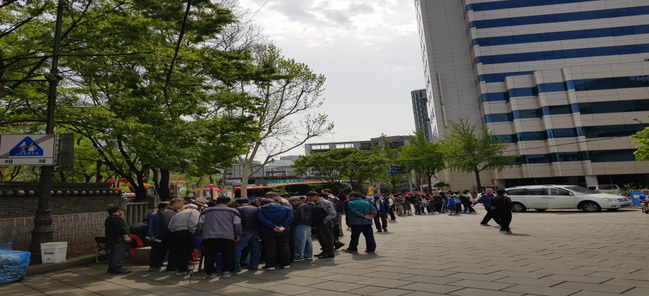 탑골공원 돌담길 풍경 ©최근모