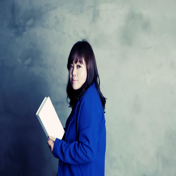정여울 사진