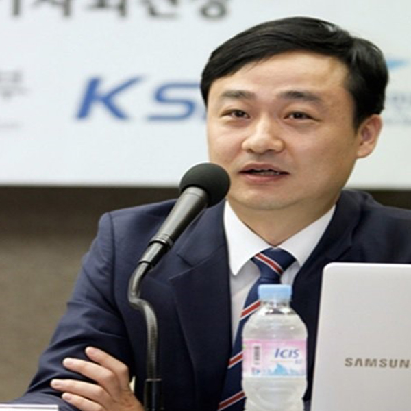 윤석만