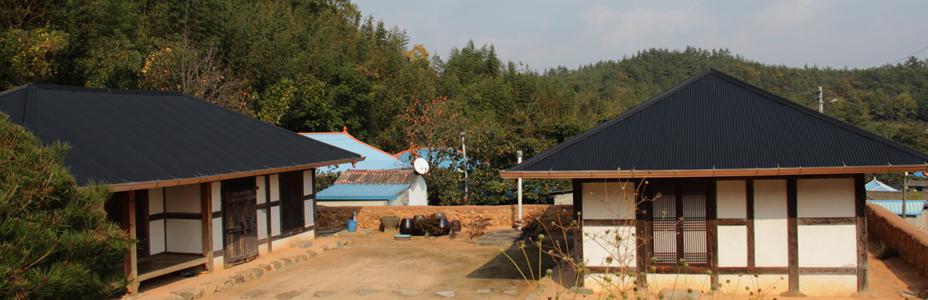 삼산면 봉학리에 있는 김남주 생가