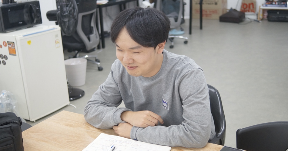 브라더공작소의 정성윤 대표