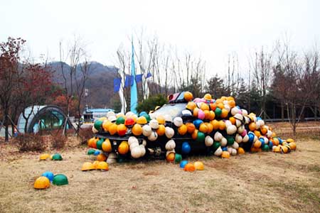 넘쳐도 괜찮아 작가 신명환