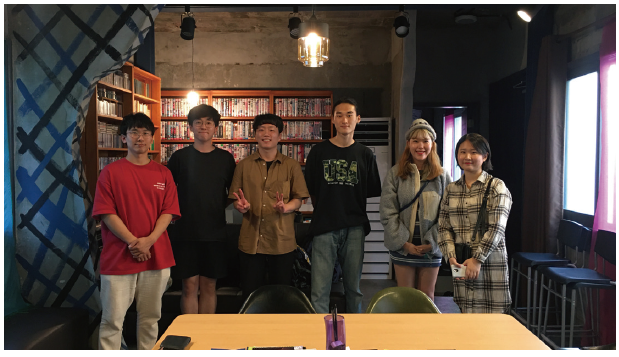 각 지방에서 주민들과 영화로 소통하는 단체들을 인터뷰한 혜윰 팀원들의 모습