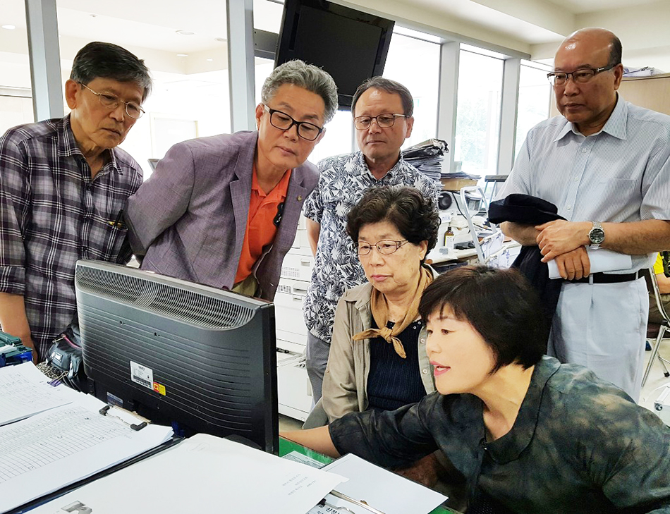 멘토에게 서평등록 방법을 배우고 있다. 